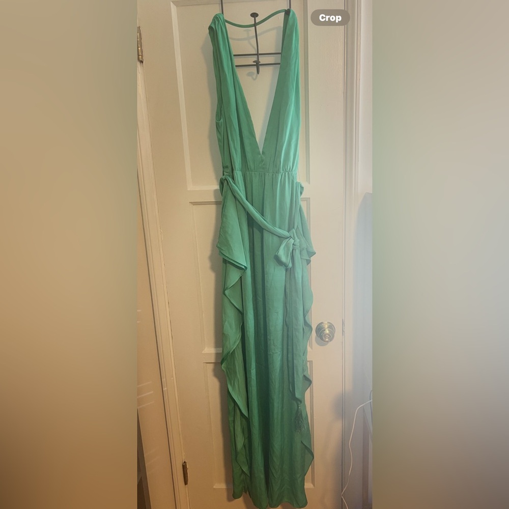BCBGMaxAzria Green Sleeveless V-Neck Maxi Gown